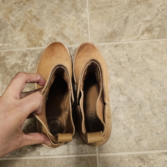 Vince Camuto Camel Ankle Booties Size 8.5 - Picture 3 of 7